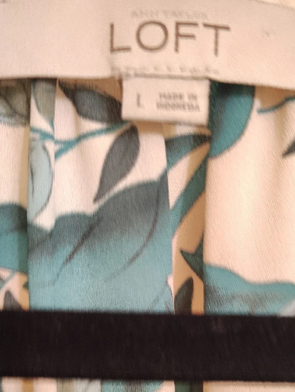LOFT Cream Floral V-Neck Blouse with Teal and Orange Accents - Picture 4 of 7